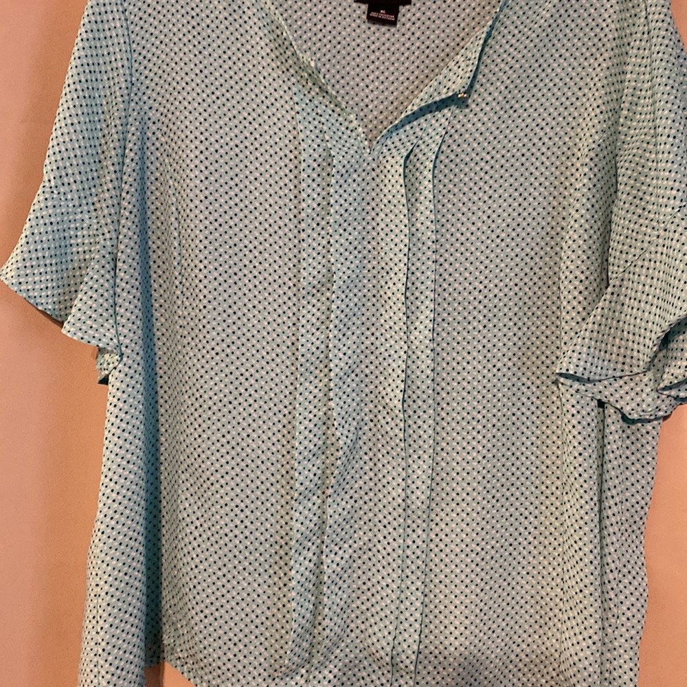 Women’s size blouse - Picture 4 of 5